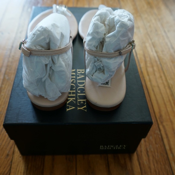 BNIB Badgley Mischka Genevie Flats - Size 7.5 - Picture 5 of 7